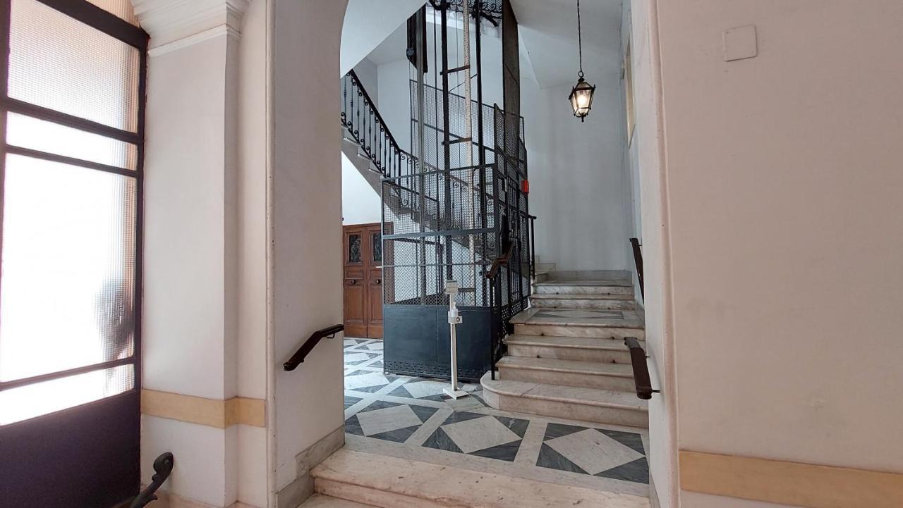 Dimora San Bartolomeo - Design, Panoramic View & Culture Apartment Rome Bagian luar foto